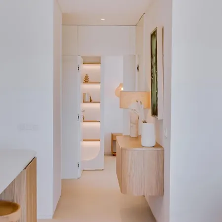 Nine Above The Sea Apartman